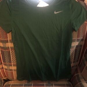 Nike Dri FIT size Small Women's Short Sleeve Green Tee
